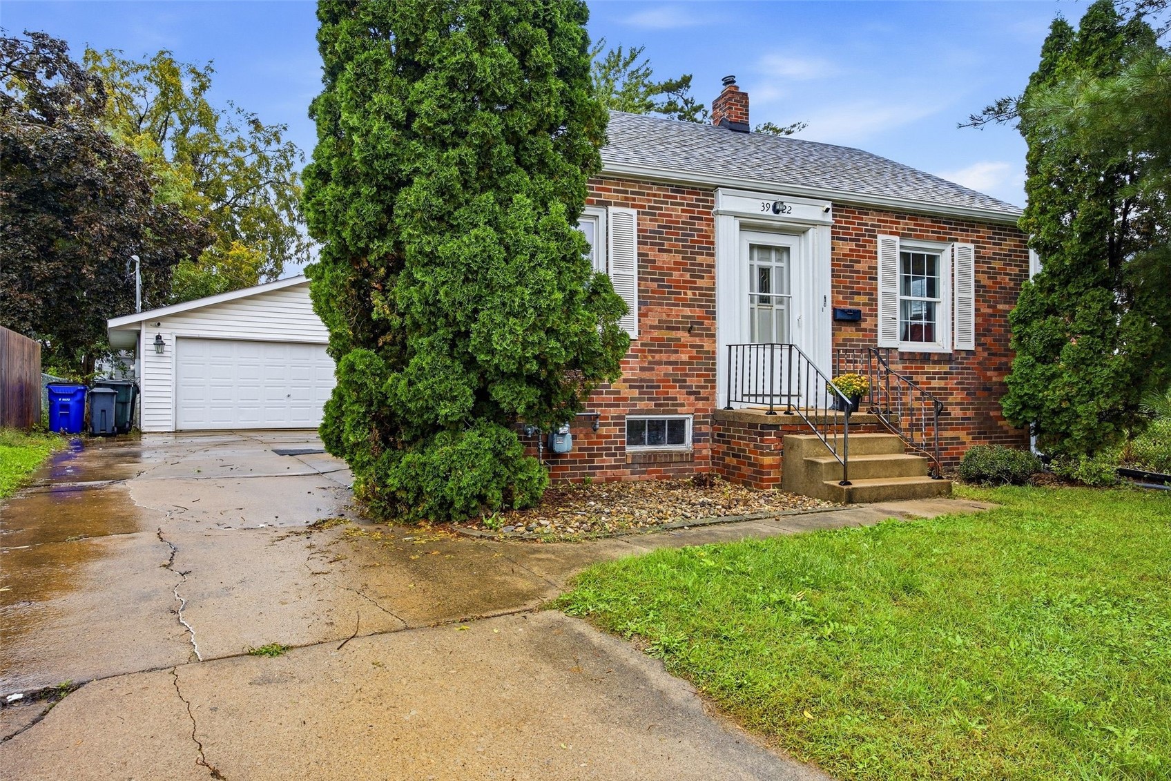 3922 Hart Court NE Cedar Rapids IA 52402