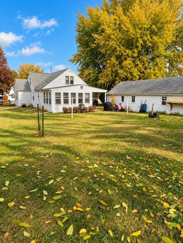 904 E 4th Vinton IA 52349