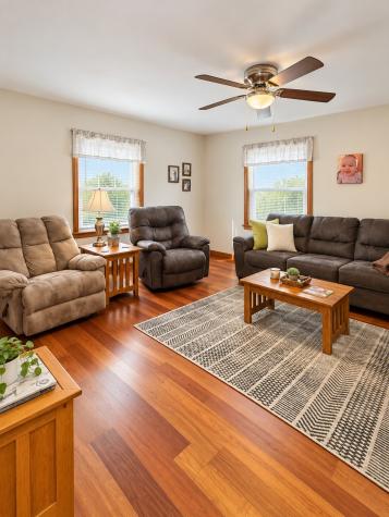 904 E 4th Vinton IA 52349