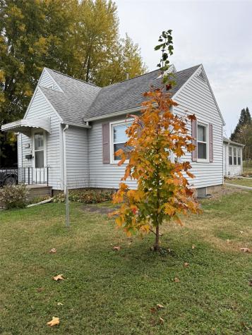 904 E 4th Vinton IA 52349