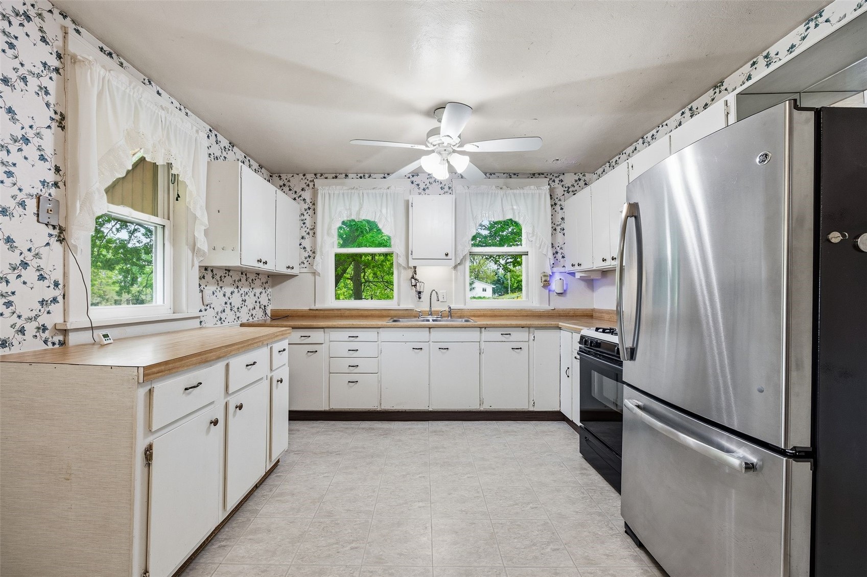 3380 Otis Road SE Cedar Rapids IA 52403