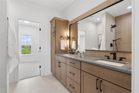 900 Crestview Drive Solon IA 52333