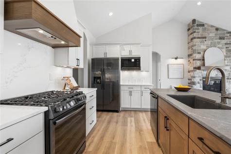 900 Crestview Drive Solon IA 52333