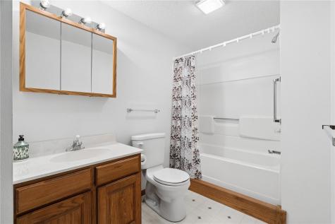 4105 Majestic Court NE Cedar Rapids IA 52411
