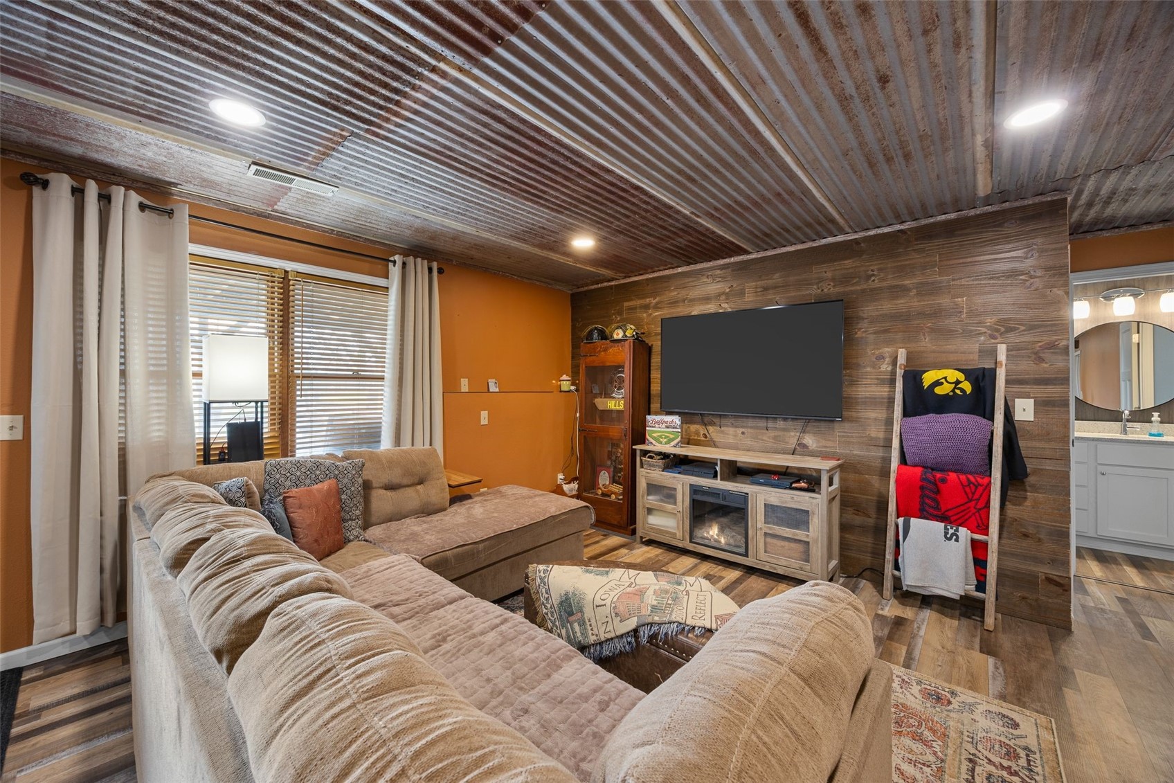 168 290th Street West Branch IA 52358