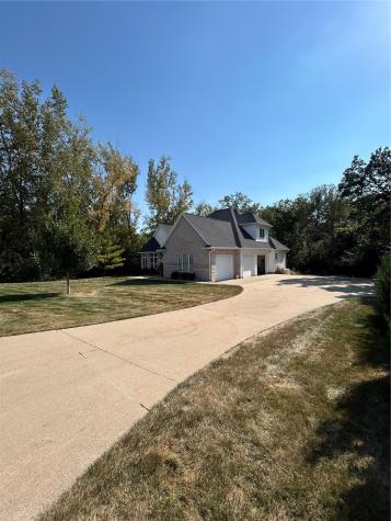 4675 Leprechaun Lane Cedar Rapids IA 52411