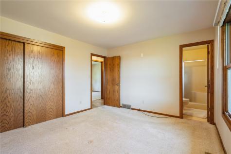 2540 Grand Avenue Marion IA 52302