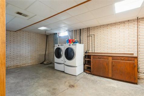 2540 Grand Avenue Marion IA 52302