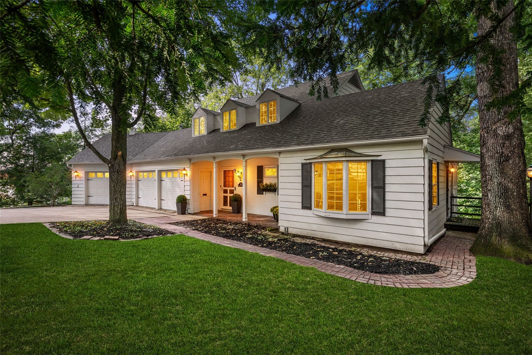 10 Oakridge Avenue Iowa City IA 52246