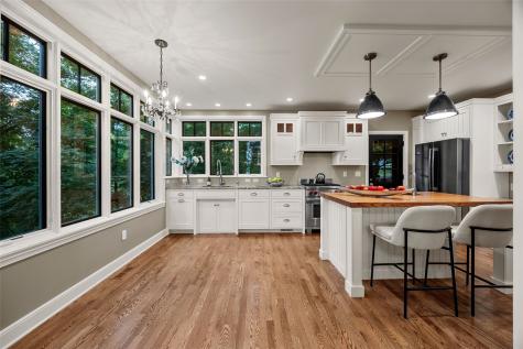 10 Oakridge Avenue Iowa City IA 52246