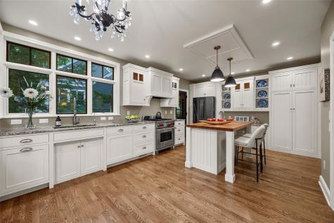 10 Oakridge Avenue Iowa City IA 52246