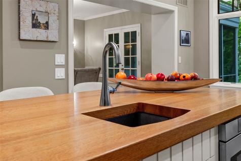 10 Oakridge Avenue Iowa City IA 52246