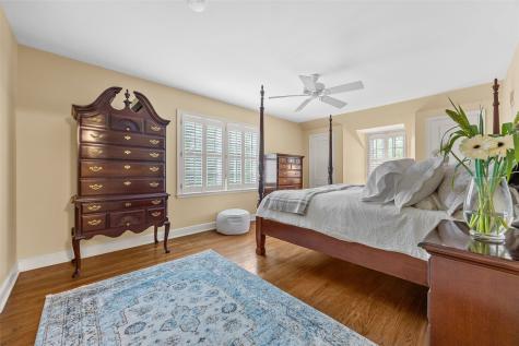 10 Oakridge Avenue Iowa City IA 52246