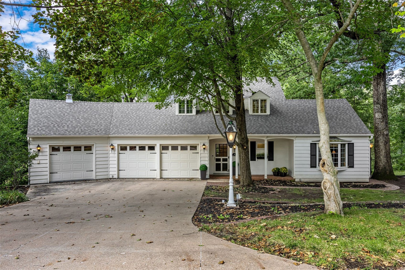 10 Oakridge Avenue Iowa City IA 52246