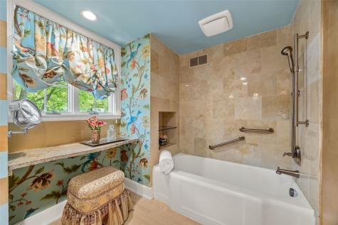 10 Oakridge Avenue Iowa City IA 52246