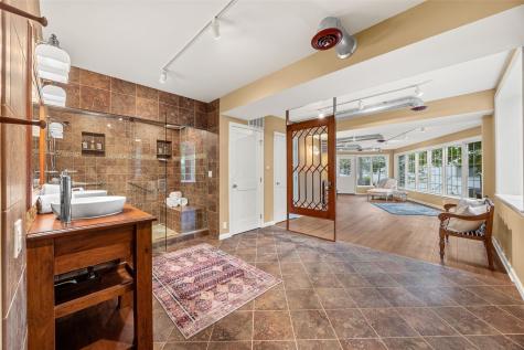10 Oakridge Avenue Iowa City IA 52246