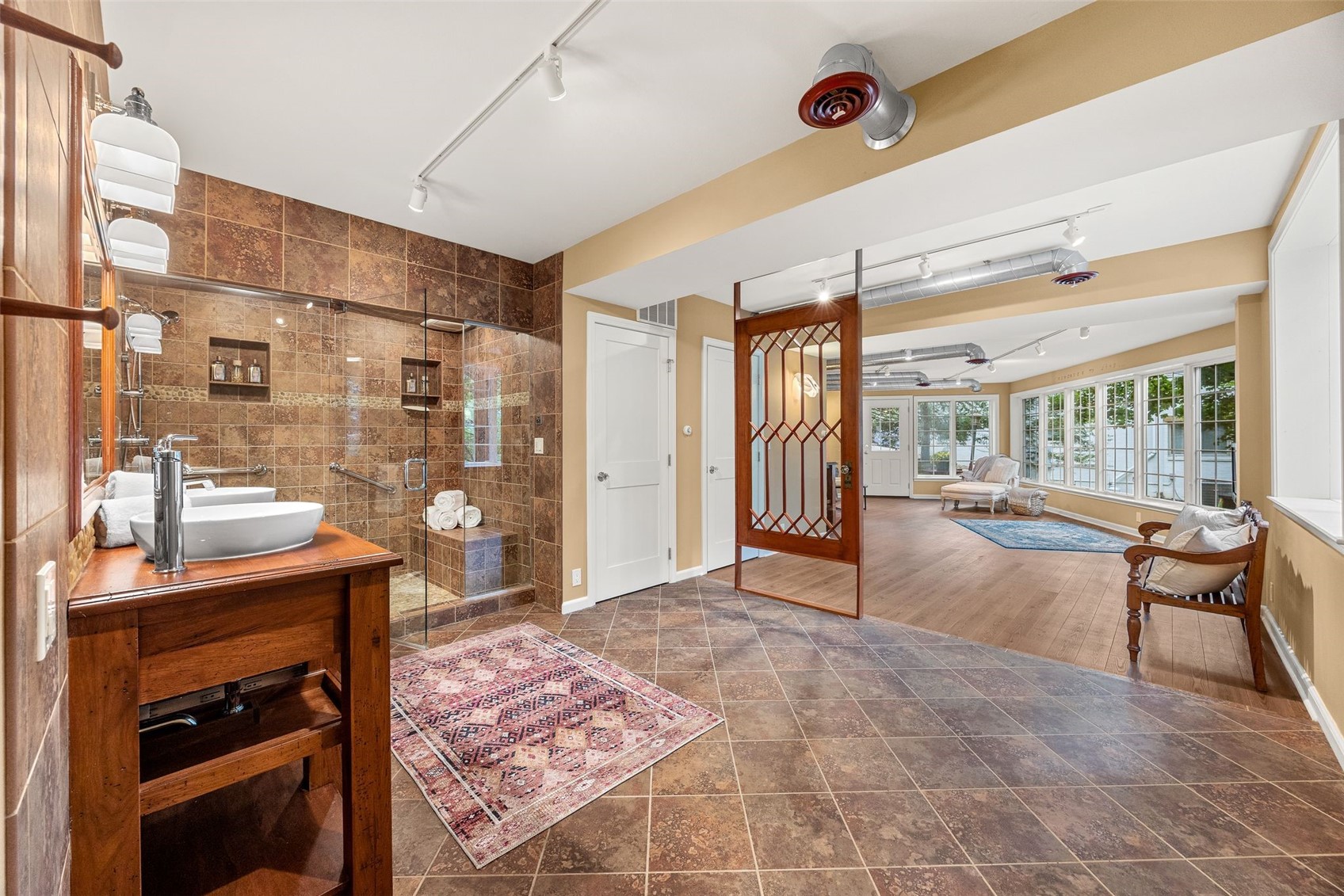 10 Oakridge Avenue Iowa City IA 52246