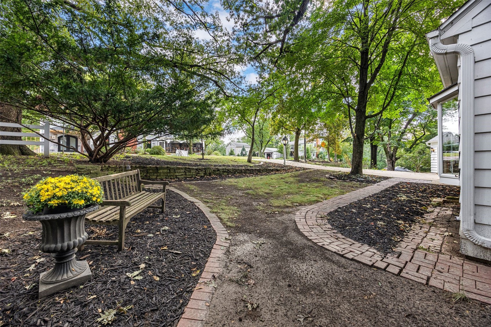 10 Oakridge Avenue Iowa City IA 52246