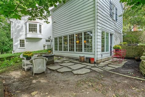 10 Oakridge Avenue Iowa City IA 52246