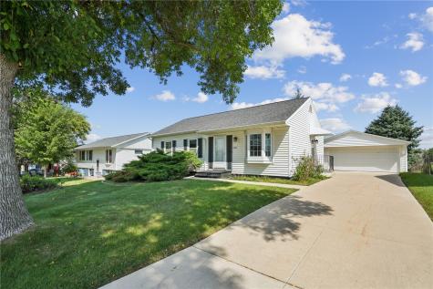 3341 Dunham Drive SW Cedar Rapids IA 52404