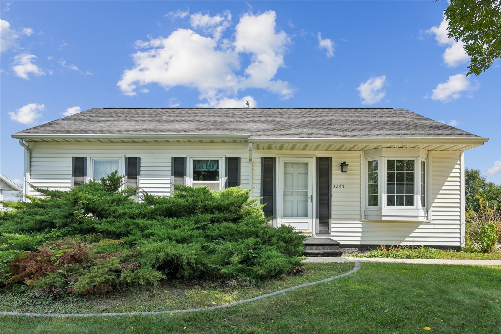 3341 Dunham Drive SW Cedar Rapids IA 52404