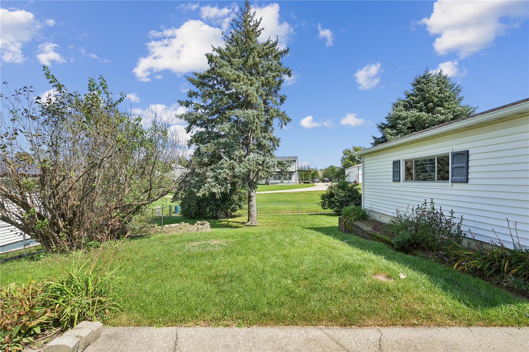 3341 Dunham Drive SW Cedar Rapids IA 52404