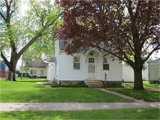 1912 Sycamore Waterloo IA 50703