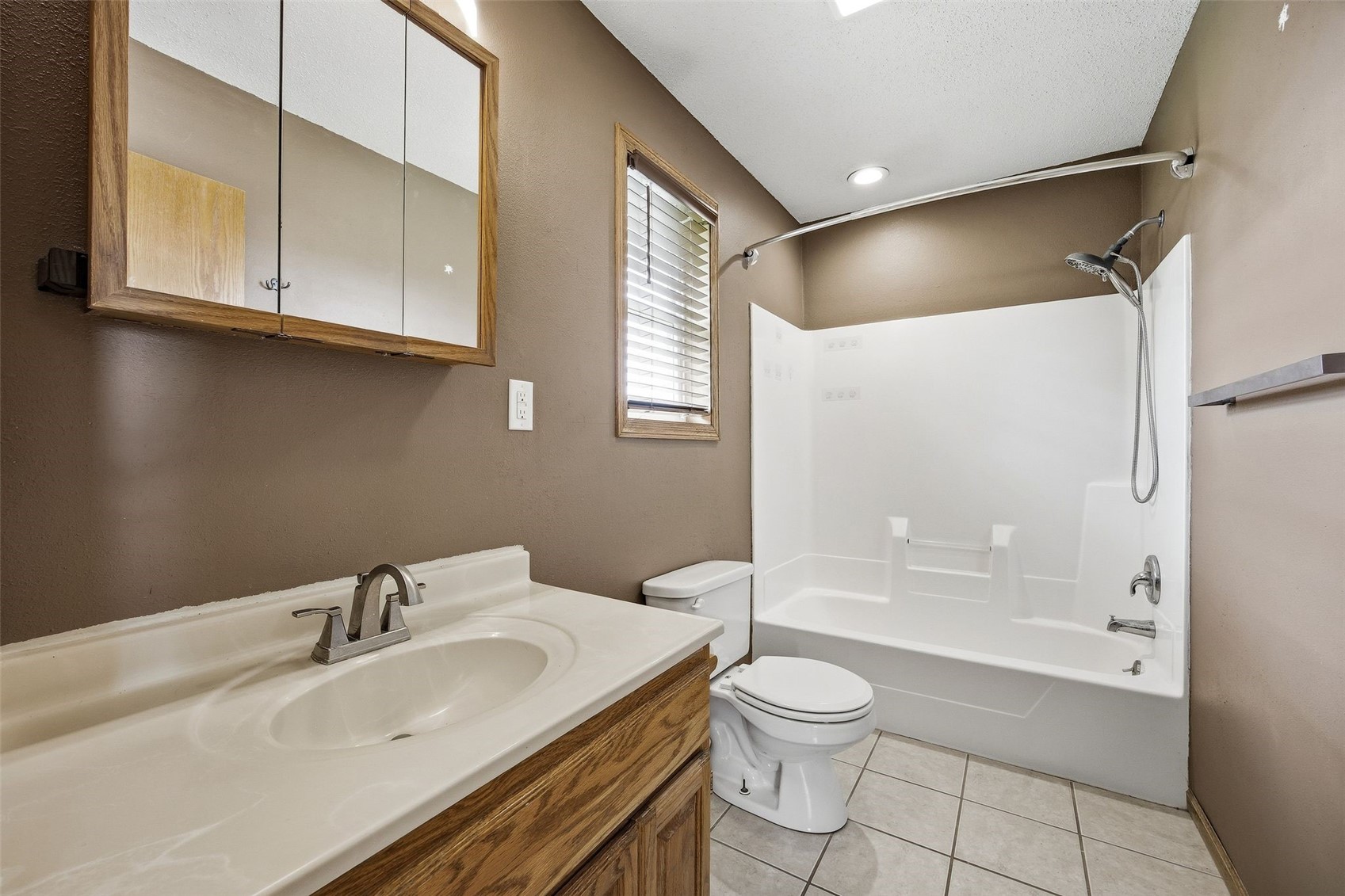 306 Agape Avenue Urbana IA 52345