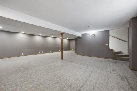 306 Agape Avenue Urbana IA 52345