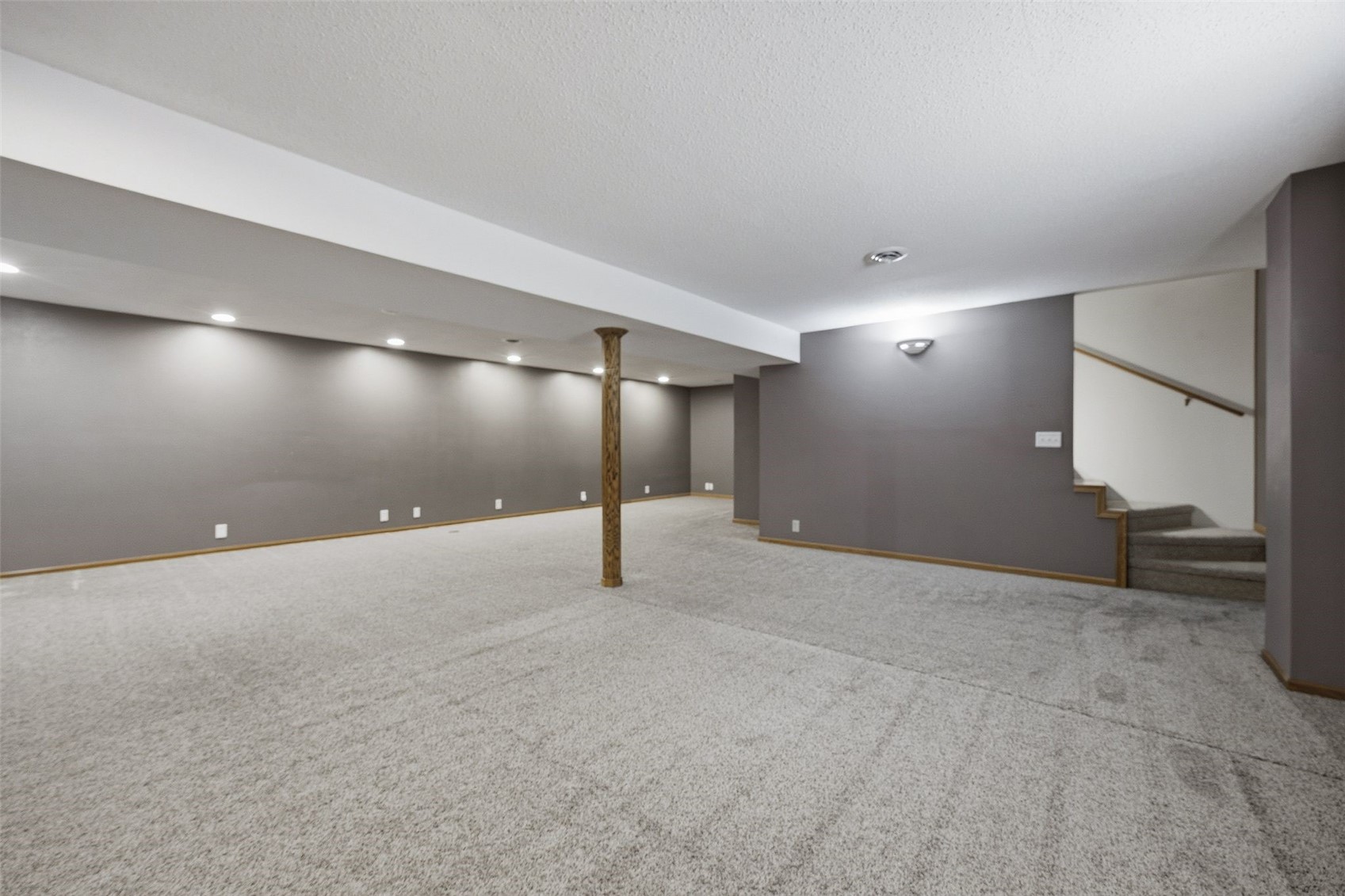306 Agape Avenue Urbana IA 52345