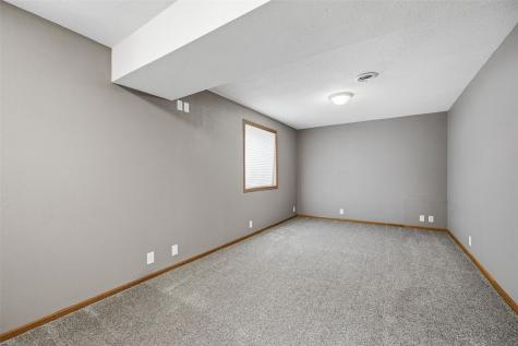 306 Agape Avenue Urbana IA 52345