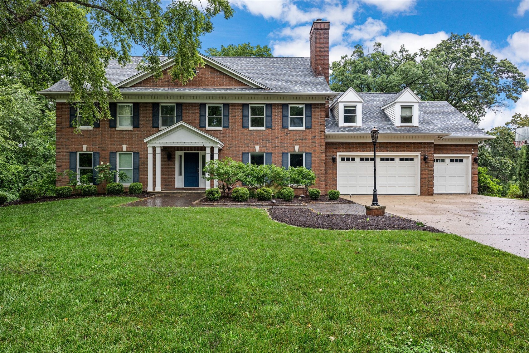 3016 Forest Gate Circle Iowa City IA 52240