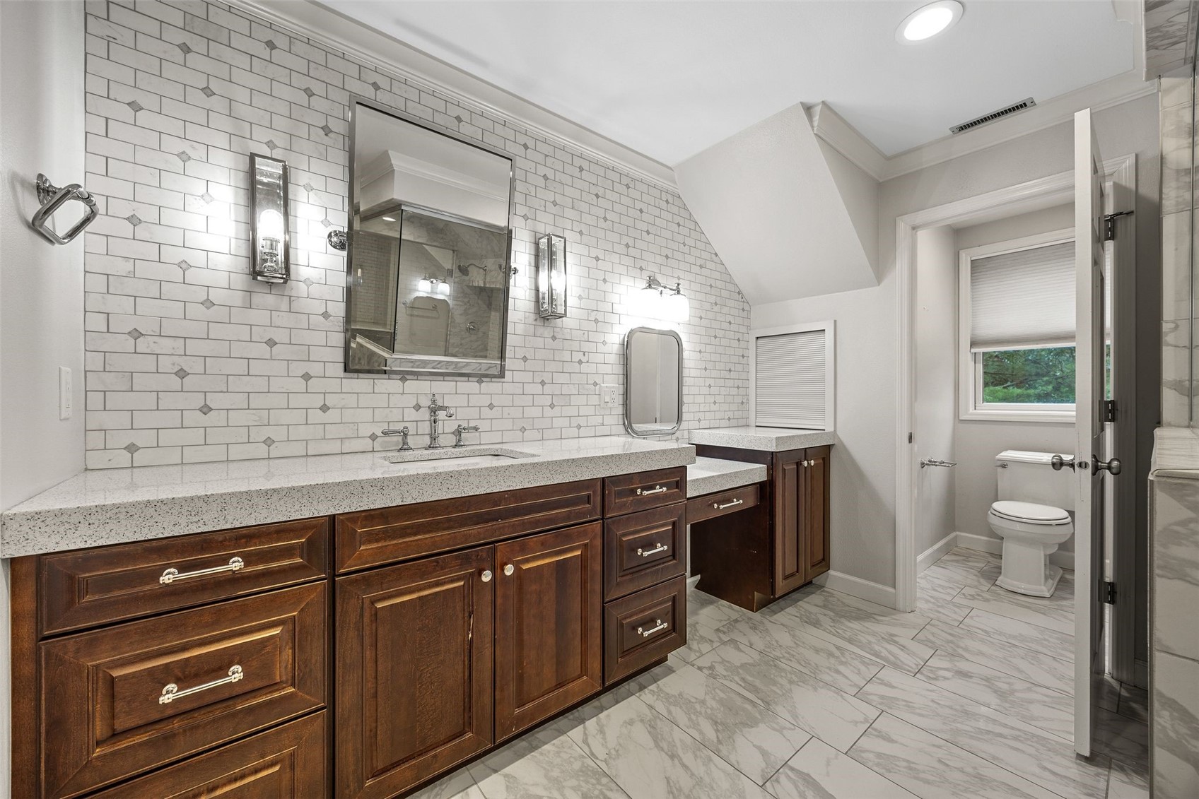 3016 Forest Gate Circle Iowa City IA 52240