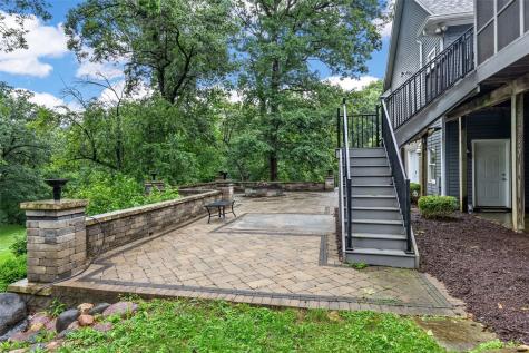 3016 Forest Gate Circle Iowa City IA 52240