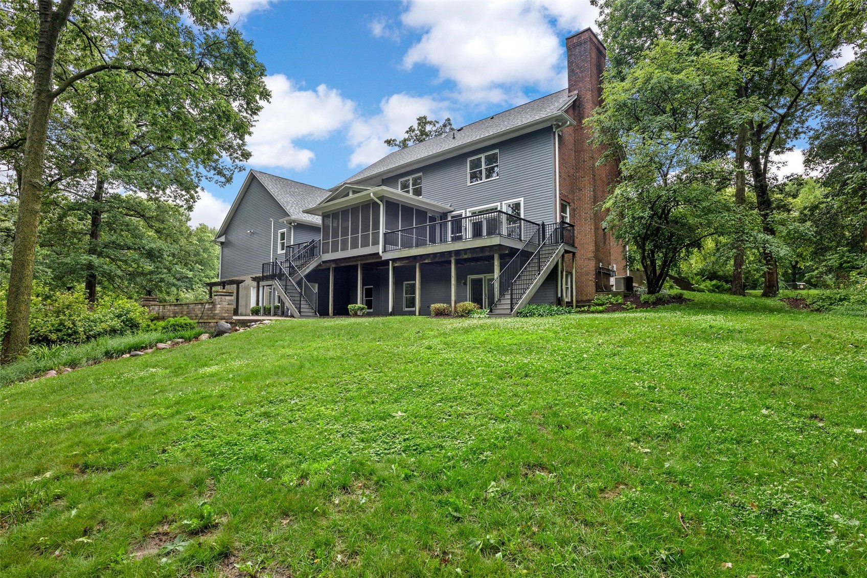 3016 Forest Gate Circle Iowa City IA 52240