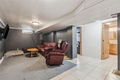 297 6th Avenue Marion IA 52302