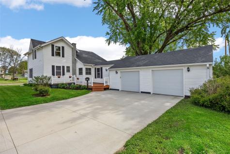 421 W 5th Street Monticello IA 52310