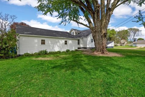 421 W 5th Street Monticello IA 52310
