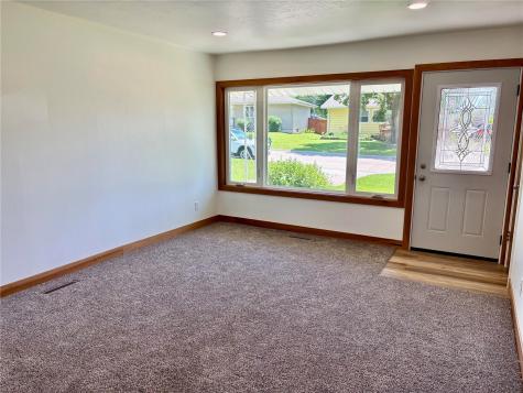 272 Peace Avenue NW Cedar Rapids IA 52405