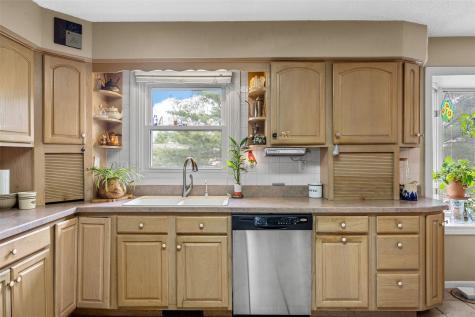 790 Leslie Court Robins IA 52328