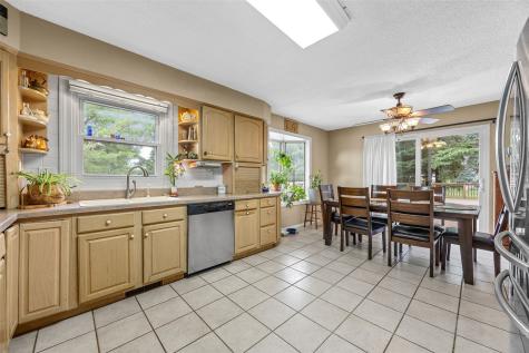 790 Leslie Court Robins IA 52328