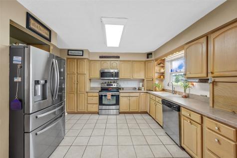 790 Leslie Court Robins IA 52328
