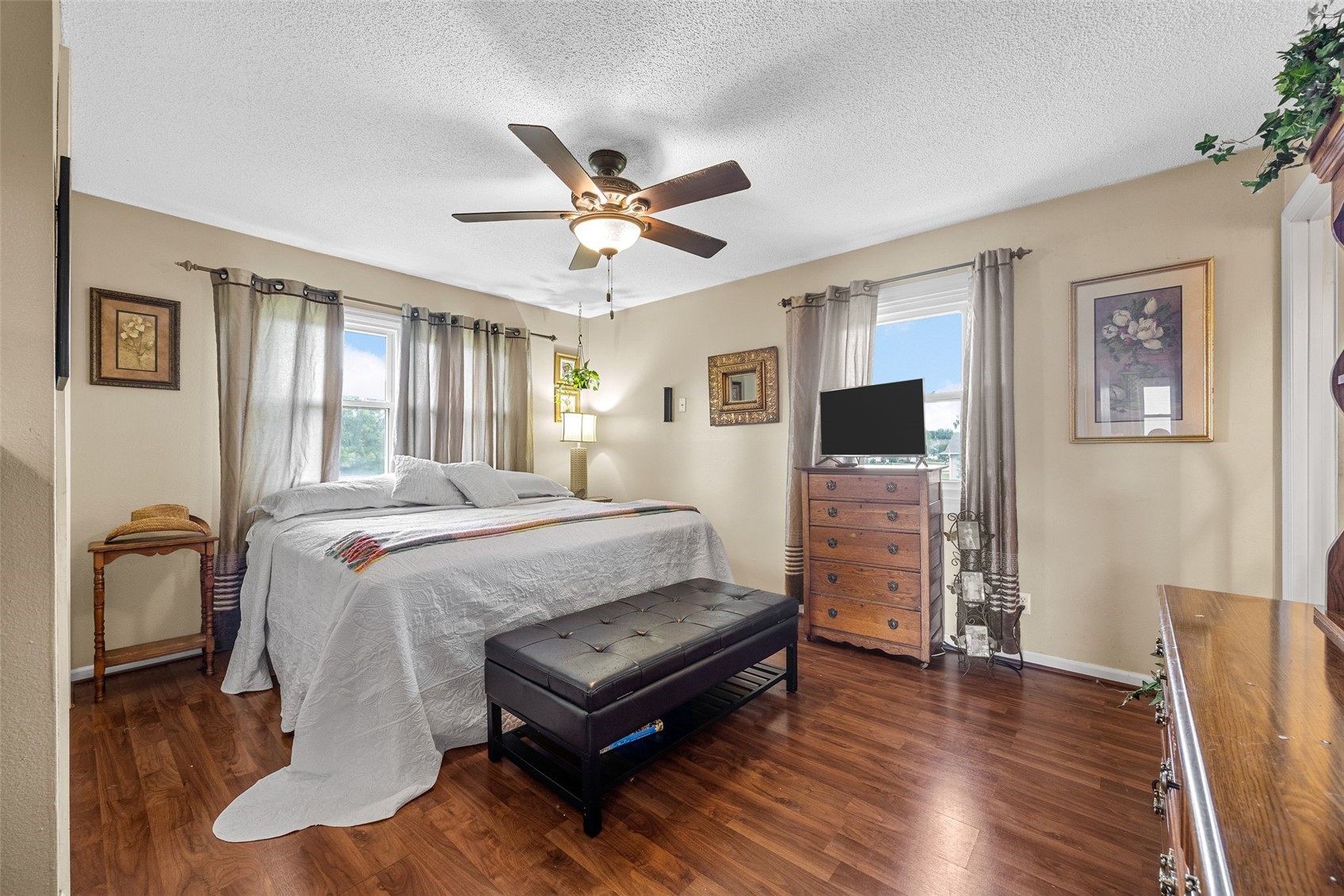 790 Leslie Court Robins IA 52328