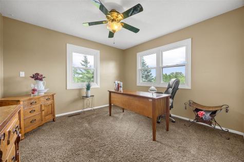 790 Leslie Court Robins IA 52328