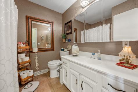 790 Leslie Court Robins IA 52328