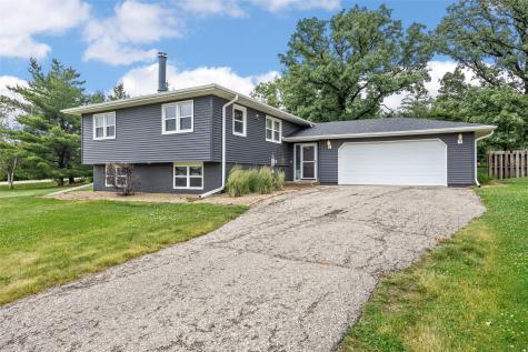 790 Leslie Court Robins IA 52328