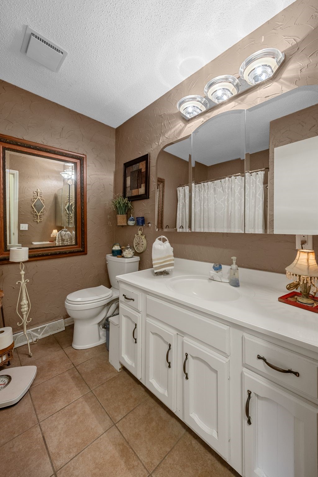 790 Leslie Court Robins IA 52328