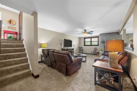 790 Leslie Court Robins IA 52328