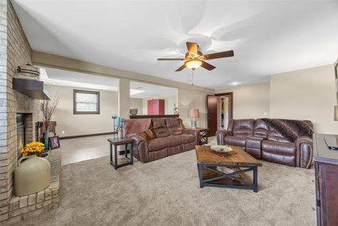 790 Leslie Court Robins IA 52328