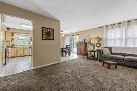 790 Leslie Court Robins IA 52328